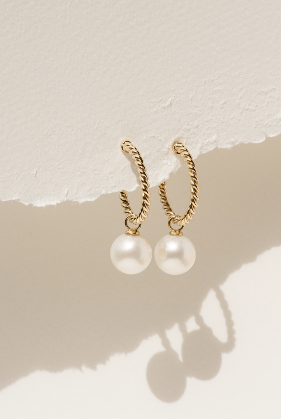 Boucles d'oreilles créoles dorées avec perles, faites main